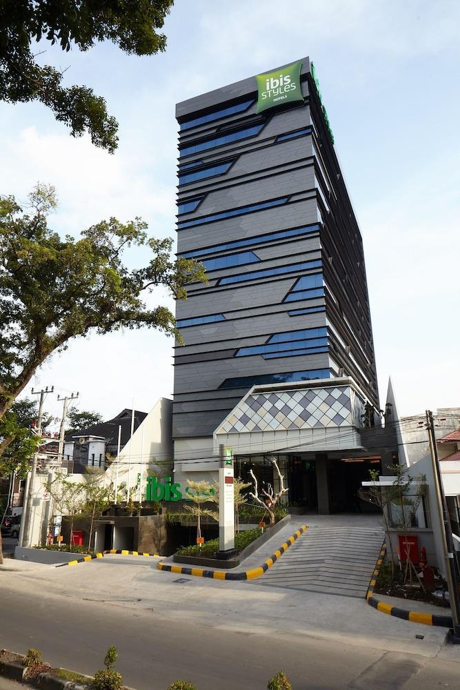 Ibis Styles Medan Pattimura Hotel Exterior photo