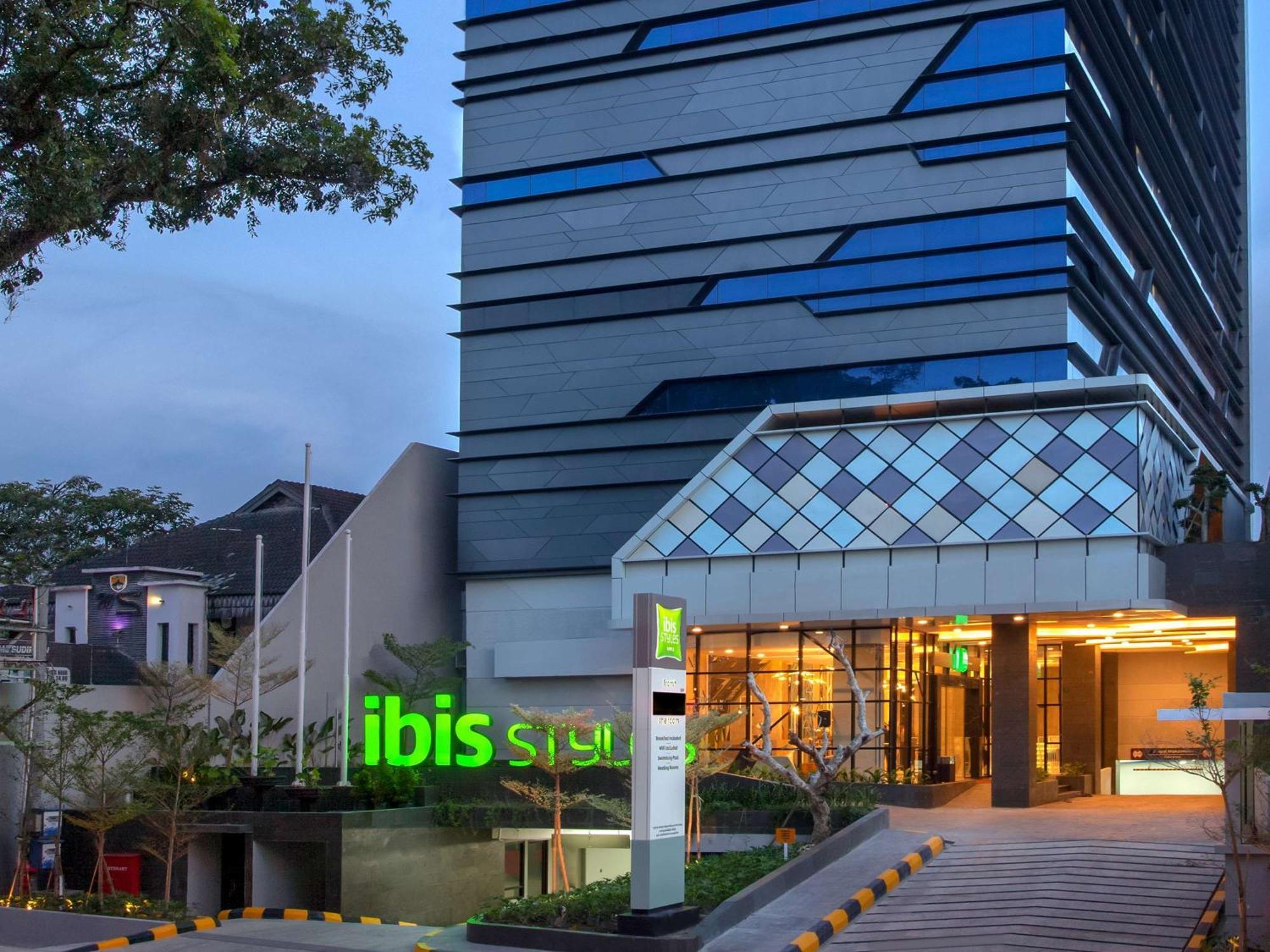 Ibis Styles Medan Pattimura Hotel Exterior photo